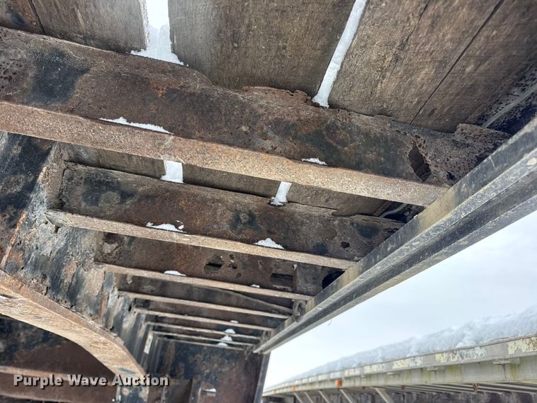 image for item EN0769 2006 Transcraft drop deck equipment trailer