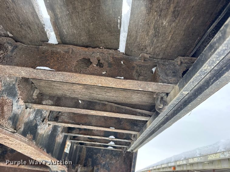 image for item EN0769 2006 Transcraft drop deck equipment trailer