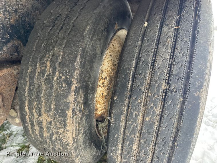 image for item EN0769 2006 Transcraft drop deck equipment trailer