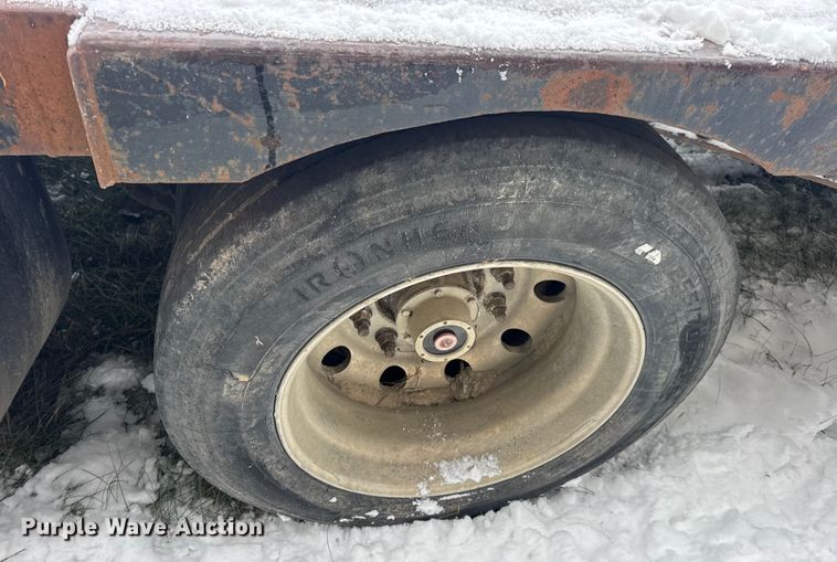 image for item EN0769 2006 Transcraft drop deck equipment trailer