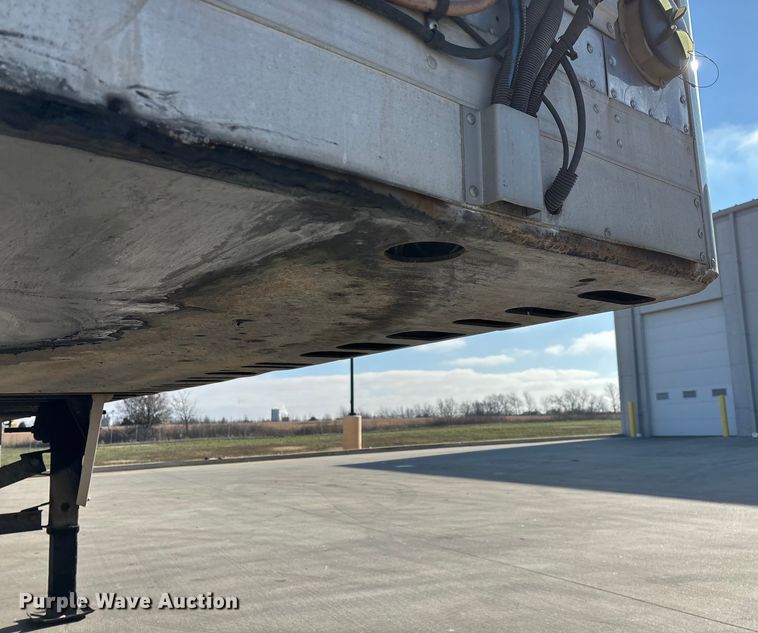 image for item EN5902 2007 Utility VS2RA refrigerated van trailer