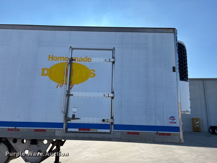 image for item EN5902 2007 Utility VS2RA refrigerated van trailer