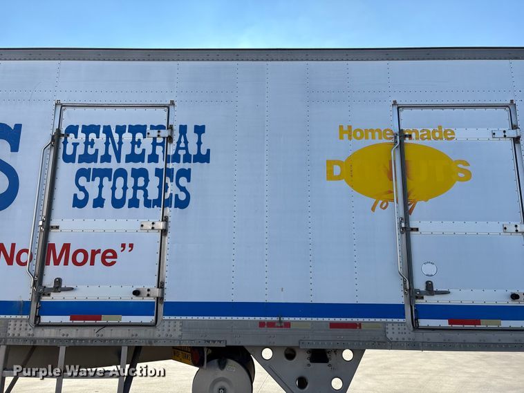 image for item EN5902 2007 Utility VS2RA refrigerated van trailer