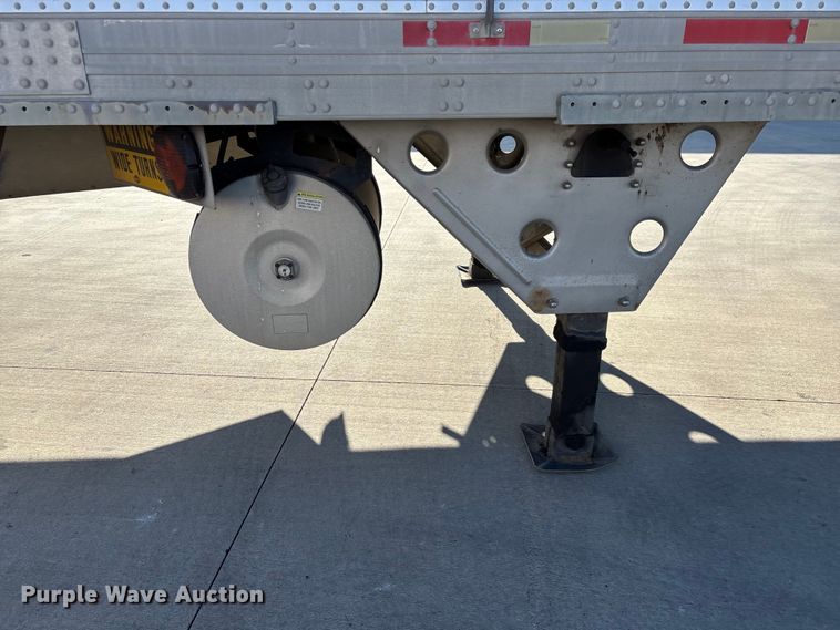 image for item EN5902 2007 Utility VS2RA refrigerated van trailer