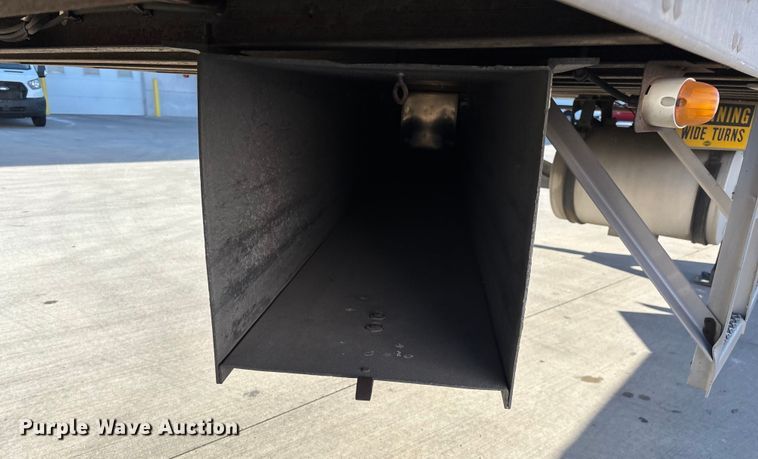 image for item EN5902 2007 Utility VS2RA refrigerated van trailer