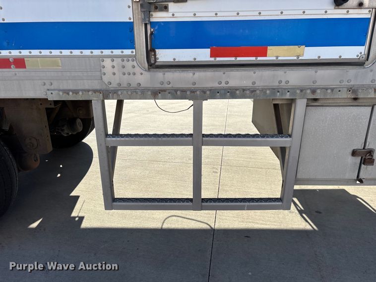 image for item EN5902 2007 Utility VS2RA refrigerated van trailer