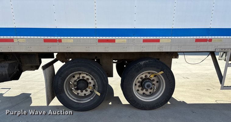 image for item EN5902 2007 Utility VS2RA refrigerated van trailer