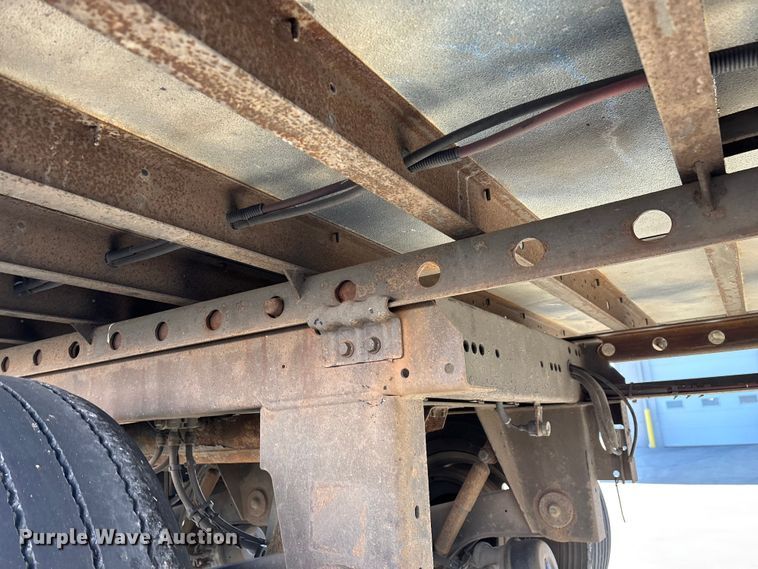 image for item EN5902 2007 Utility VS2RA refrigerated van trailer