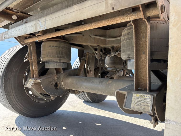 image for item EN5902 2007 Utility VS2RA refrigerated van trailer