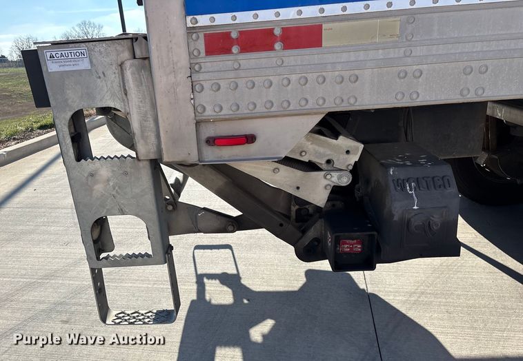 image for item EN5902 2007 Utility VS2RA refrigerated van trailer