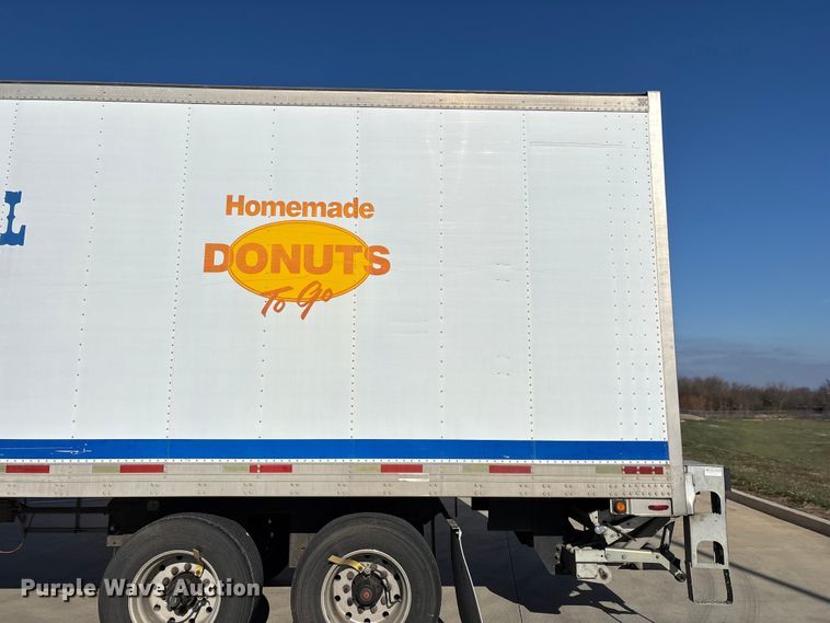 image for item EN5902 2007 Utility VS2RA refrigerated van trailer
