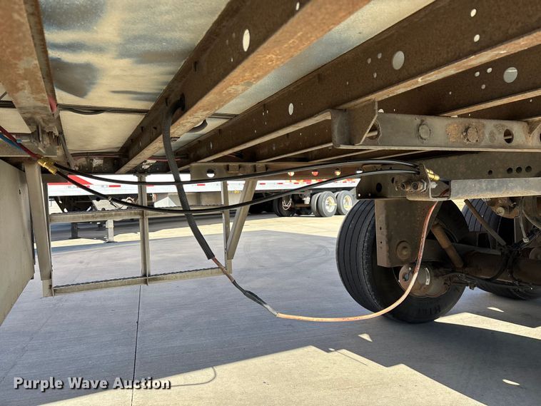 image for item EN5902 2007 Utility VS2RA refrigerated van trailer