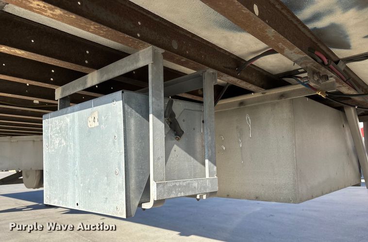 image for item EN5902 2007 Utility VS2RA refrigerated van trailer