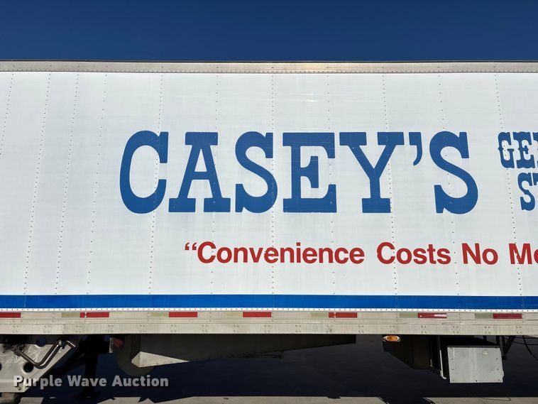 image for item EN5902 2007 Utility VS2RA refrigerated van trailer