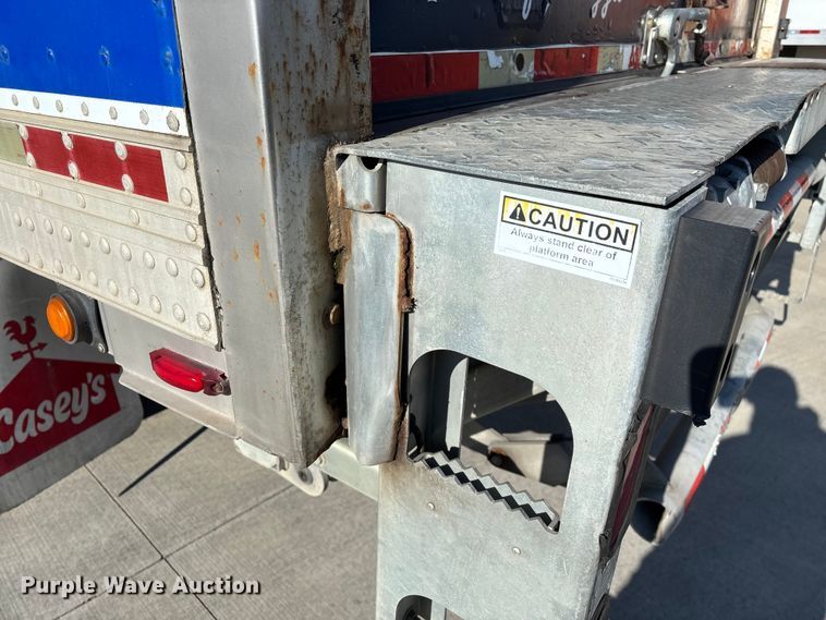 image for item EN5902 2007 Utility VS2RA refrigerated van trailer