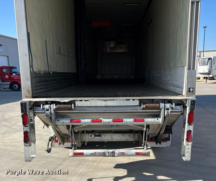 image for item EN5902 2007 Utility VS2RA refrigerated van trailer