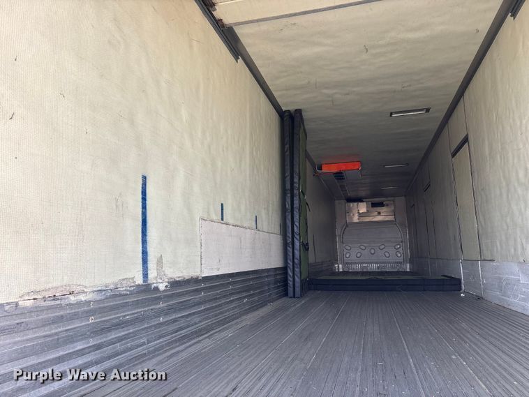 image for item EN5902 2007 Utility VS2RA refrigerated van trailer