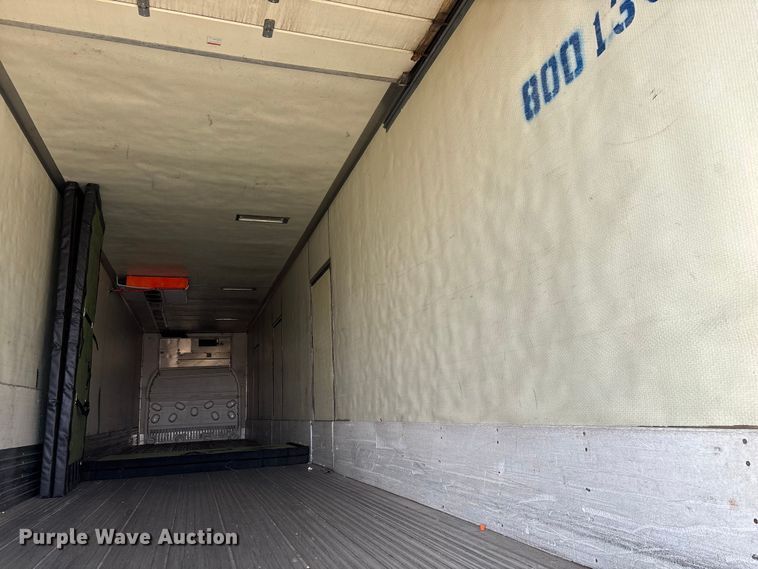 image for item EN5902 2007 Utility VS2RA refrigerated van trailer