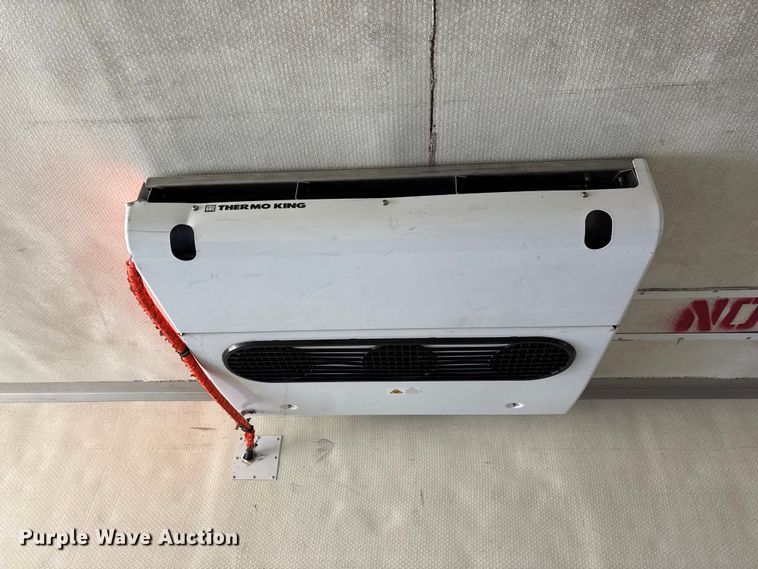 image for item EN5902 2007 Utility VS2RA refrigerated van trailer