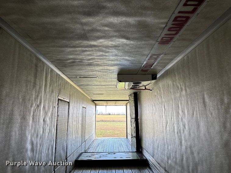 image for item EN5902 2007 Utility VS2RA refrigerated van trailer