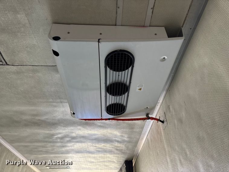 image for item EN5902 2007 Utility VS2RA refrigerated van trailer