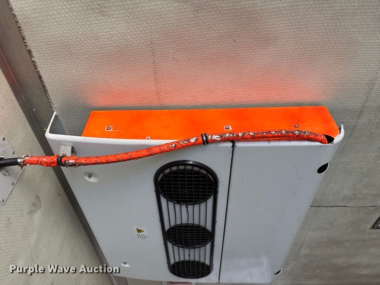 image for item EN5902 2007 Utility VS2RA refrigerated van trailer