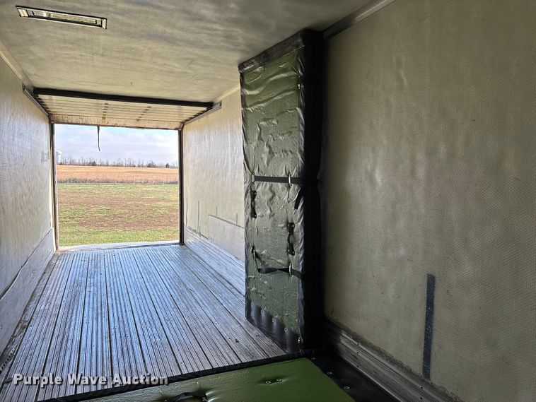 image for item EN5902 2007 Utility VS2RA refrigerated van trailer