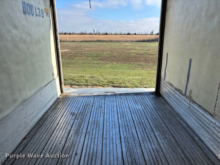 image for item EN5902 2007 Utility VS2RA refrigerated van trailer