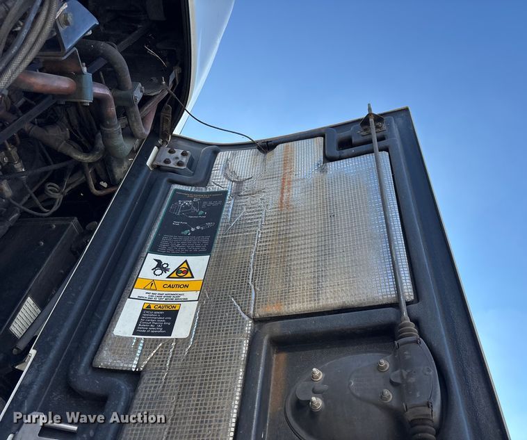 image for item EN5902 2007 Utility VS2RA refrigerated van trailer