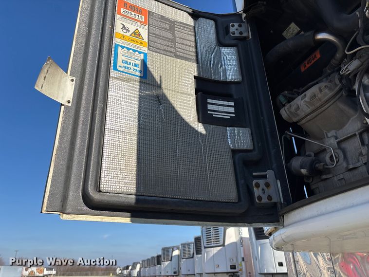 image for item EN5902 2007 Utility VS2RA refrigerated van trailer