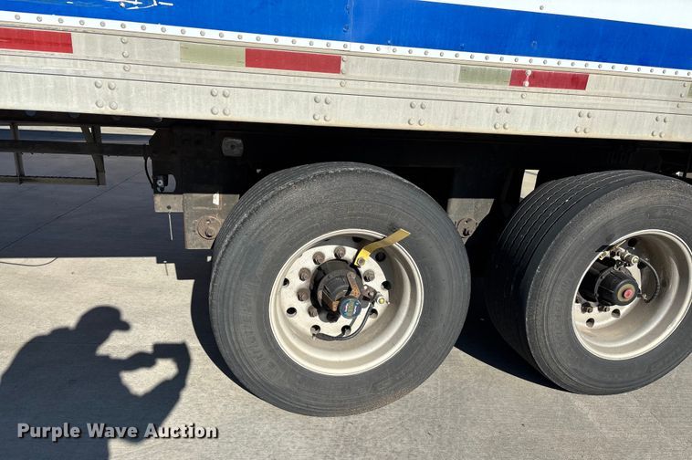 image for item EN5902 2007 Utility VS2RA refrigerated van trailer