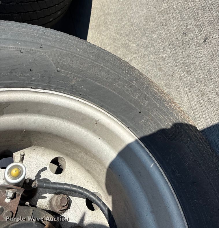 image for item EN5902 2007 Utility VS2RA refrigerated van trailer