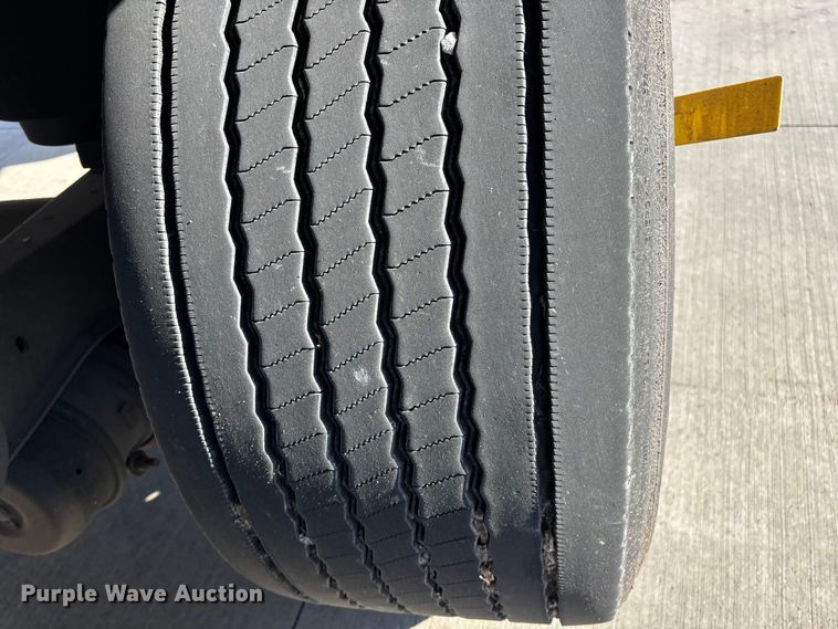 image for item EN5902 2007 Utility VS2RA refrigerated van trailer