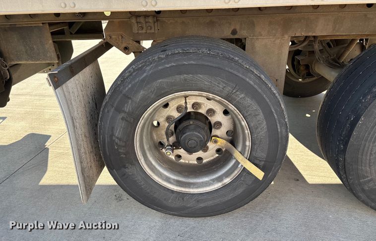 image for item EN5902 2007 Utility VS2RA refrigerated van trailer