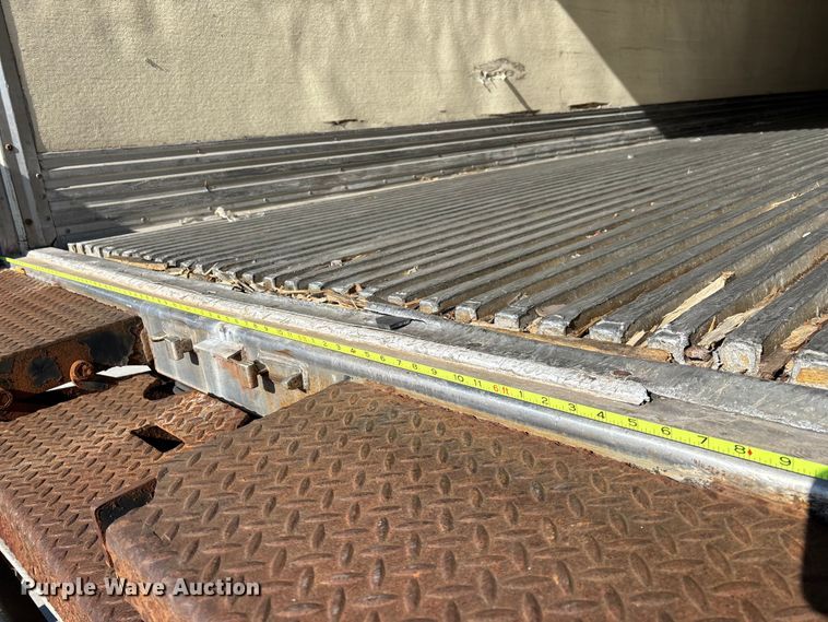 image for item EN5903 2003 Great Dane refrigerated van trailer