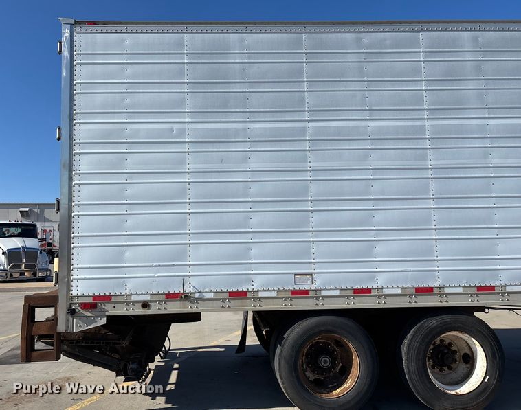 image for item EN5903 2003 Great Dane refrigerated van trailer