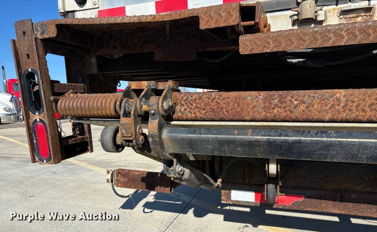 image for item EN5903 2003 Great Dane refrigerated van trailer