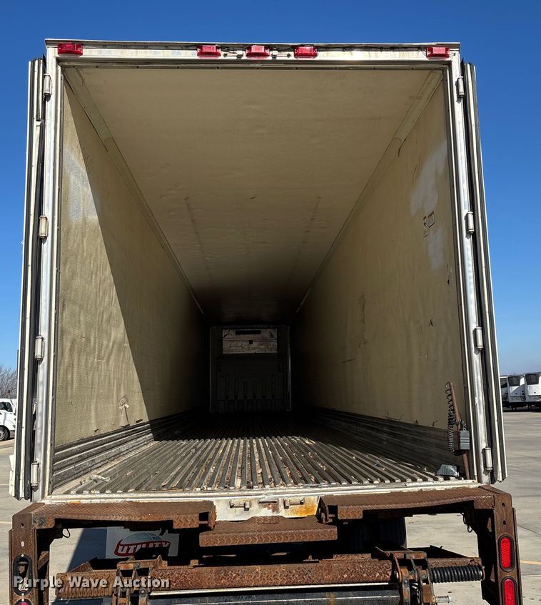 image for item EN5903 2003 Great Dane refrigerated van trailer