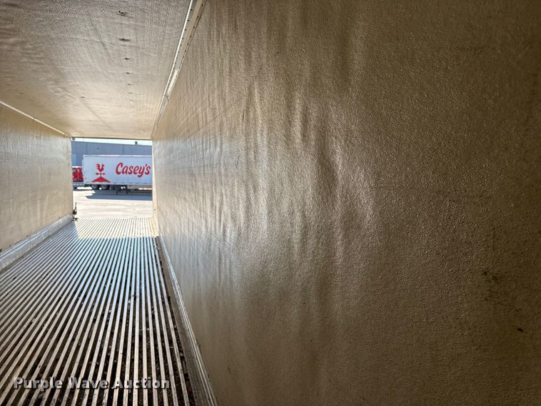 image for item EN5903 2003 Great Dane refrigerated van trailer