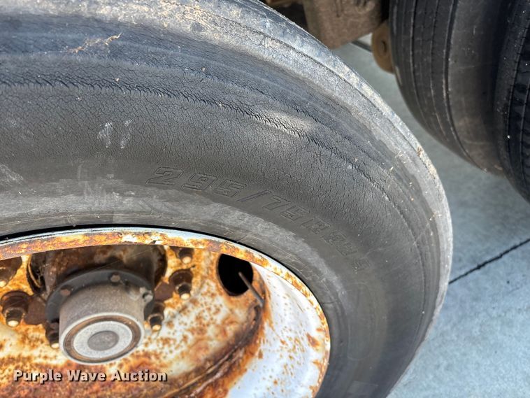 image for item EN5903 2003 Great Dane refrigerated van trailer