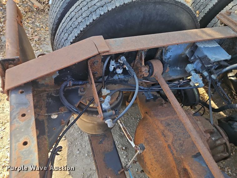 image for item EO4818 2000 International 9400i semi truck