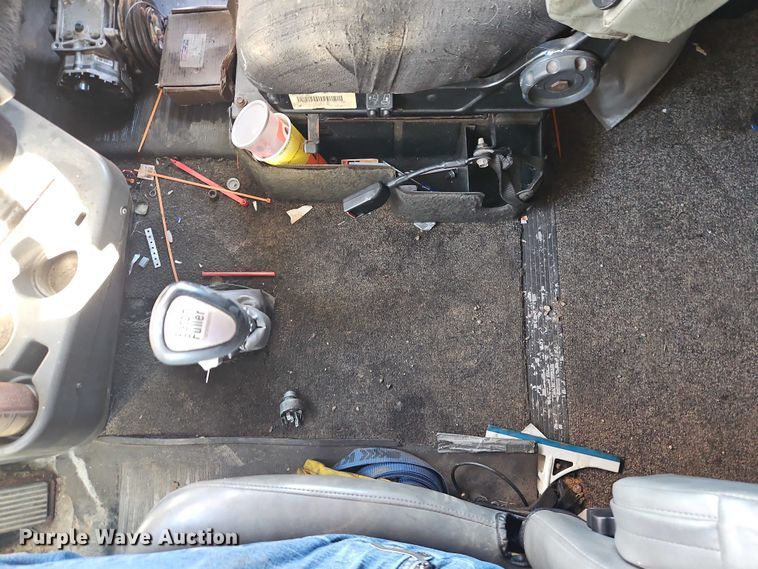 image for item EO4818 2000 International 9400i semi truck