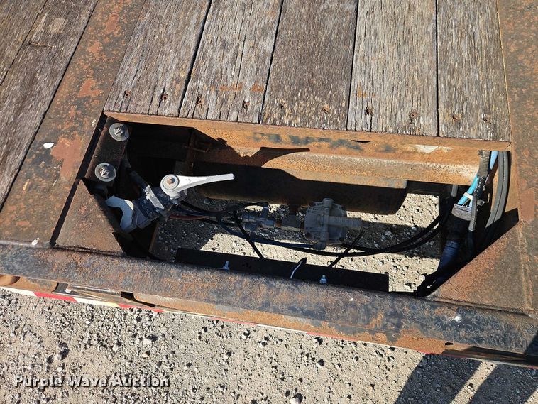 image for item EO4834 2013 XL Specialized Trailers XL60 lowboy equipment trailer