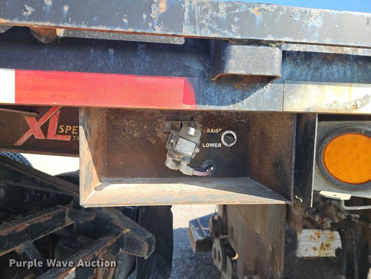 image for item EO4834 2013 XL Specialized Trailers XL60 lowboy equipment trailer