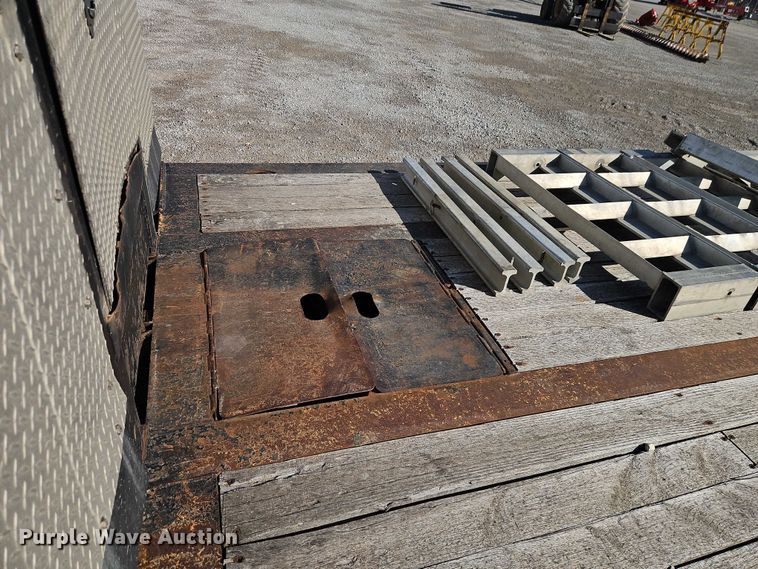 image for item EO4834 2013 XL Specialized Trailers XL60 lowboy equipment trailer