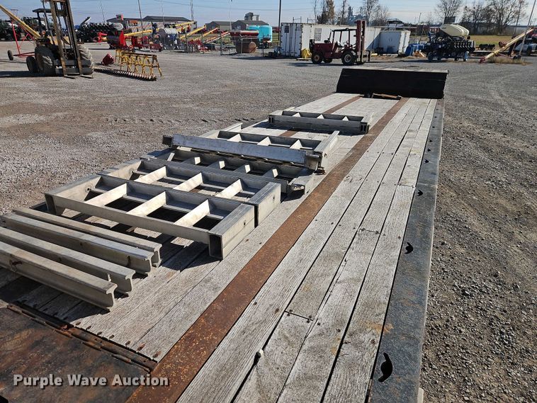 image for item EO4834 2013 XL Specialized Trailers XL60 lowboy equipment trailer