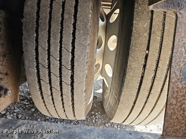 image for item EO4834 2013 XL Specialized Trailers XL60 lowboy equipment trailer