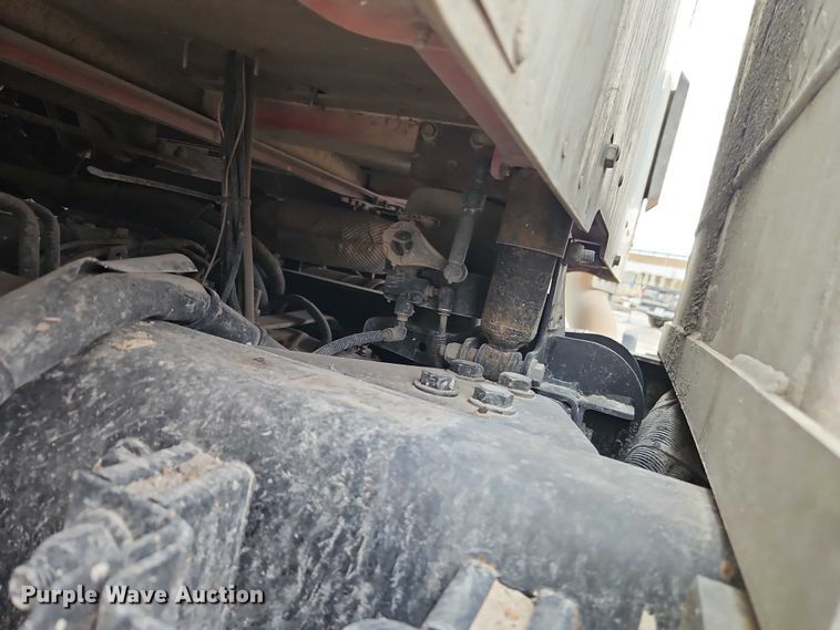 image for item EO4875 2015 Kenworth T880 semi truck