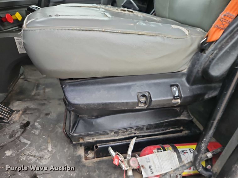 image for item EO4875 2015 Kenworth T880 semi truck