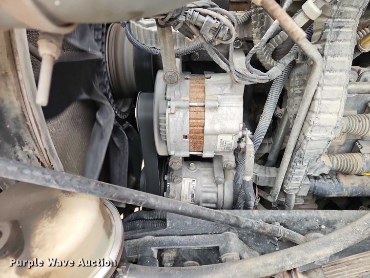 image for item EO4875 2015 Kenworth T880 semi truck